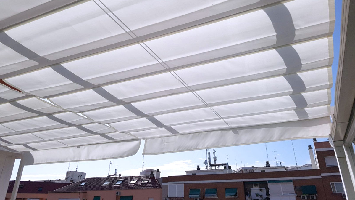 Pérgolas entre paredes – Toldos La Reposición